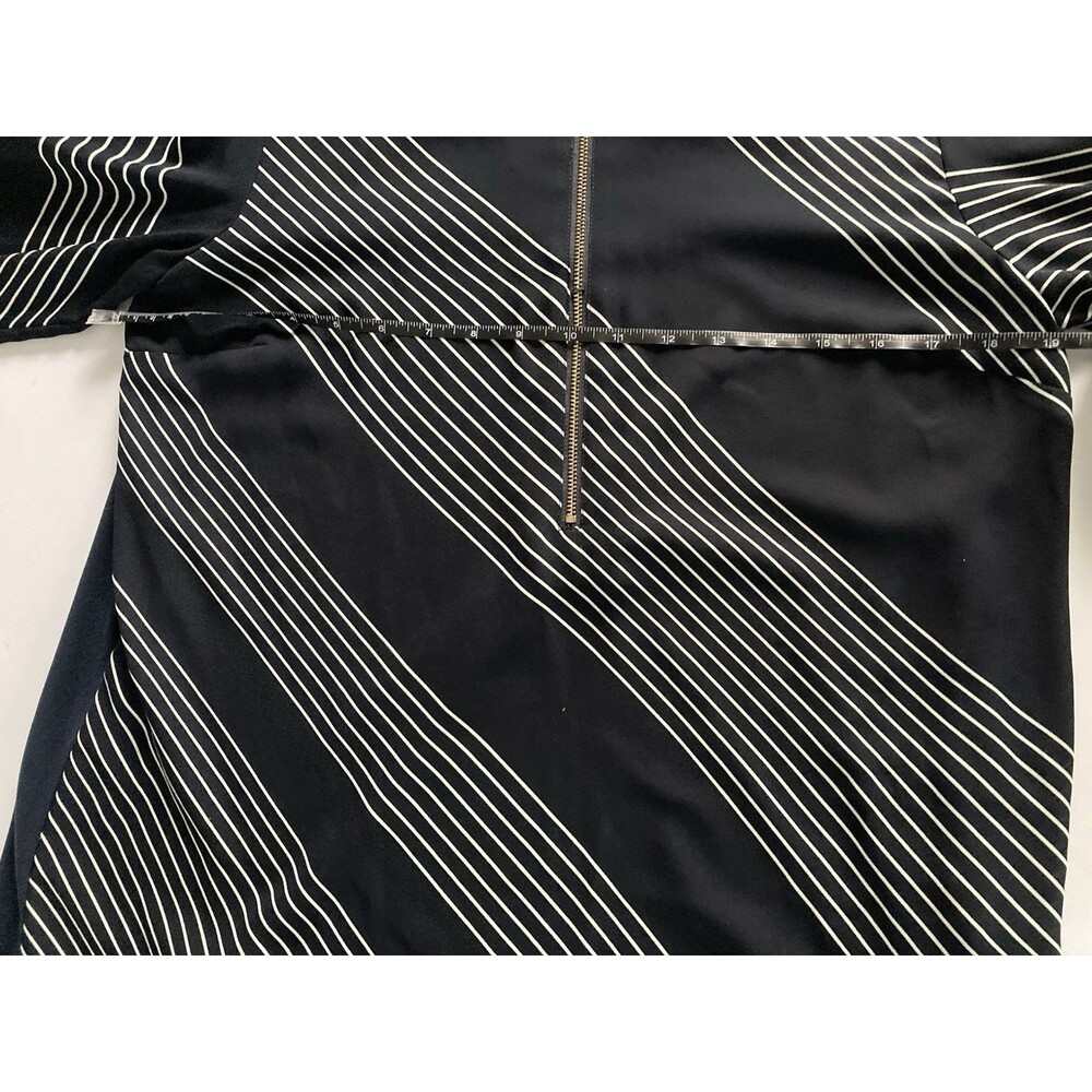 Chaus NY Top Medium Black White Striped Asymmetrical Front Zip Good Condition - Picture 13 of 16